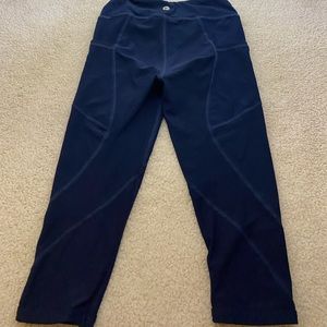 navy blue capri leggings
